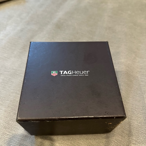 TAG Heuer Formula 1 Calibre 5 Silver Watch with Black Dial - Picture 14 of 15